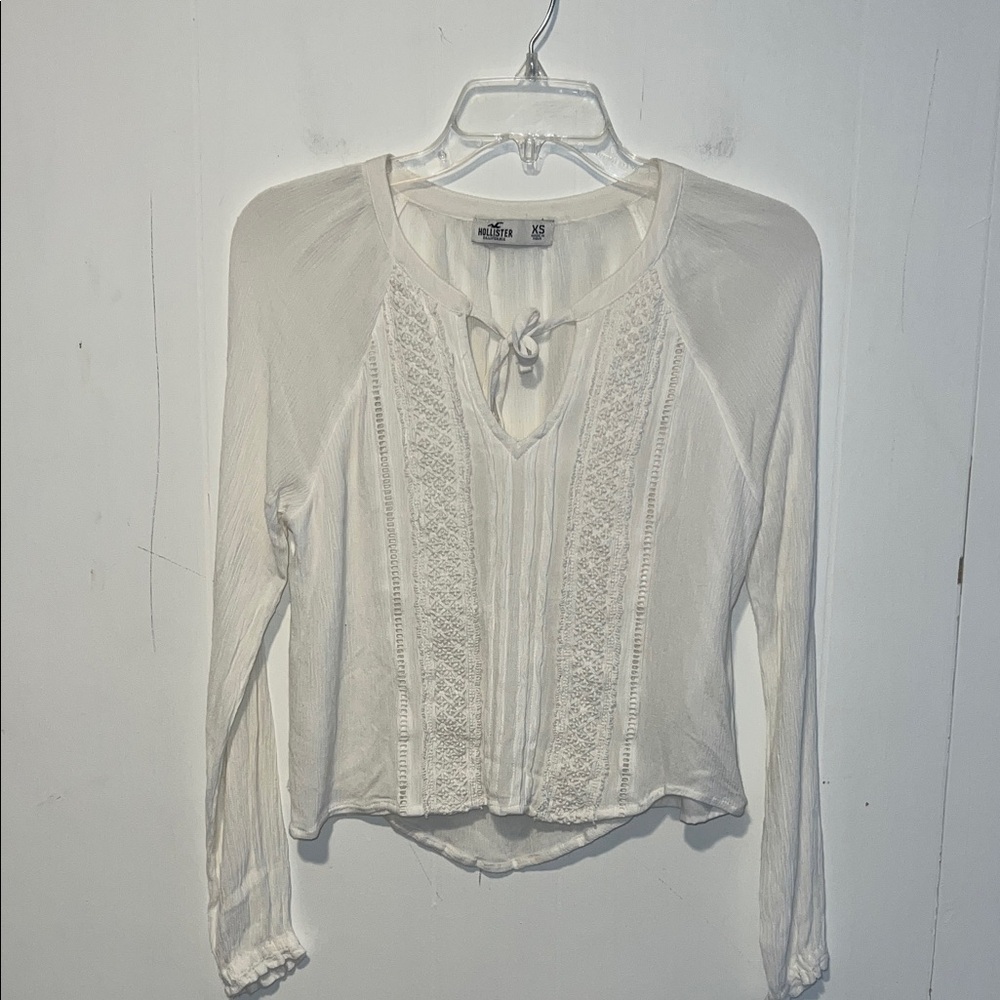 Hollister White Lace Blouse Vneck Tie 072626